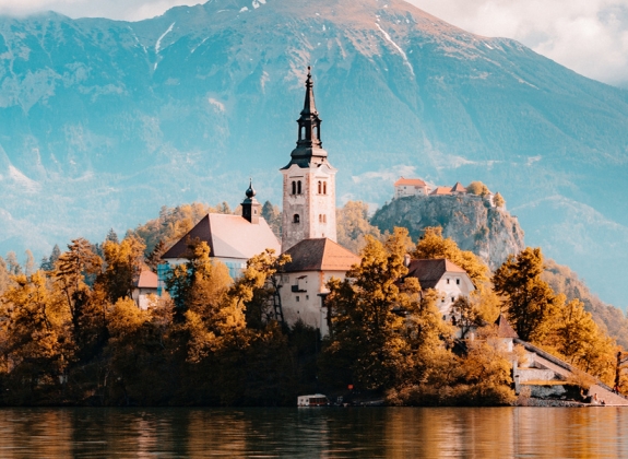 1.-Lake-Bled-in-Slovenia-Europe-1800x600
