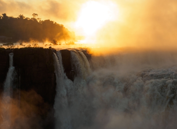 argentina_activity_sunrise_breakfast_iguazu_falls