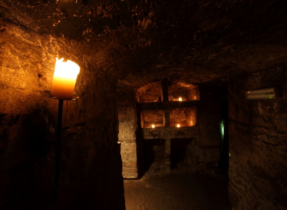 hidden-haunted-mercat-tours-underground-vault-3