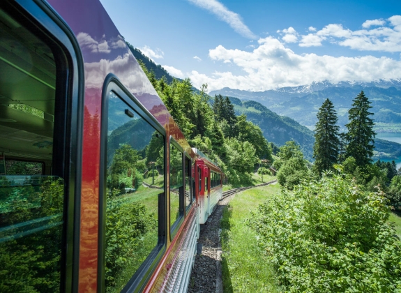 train-from-vitznau-rigi-kulm-summer