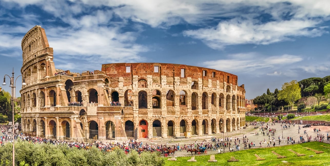 1.-Colosseum-in-Rome-with-Tourists-1800x600 1.-Colosseum-in-Rome-with-Tourists-1800x600
