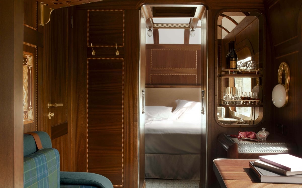 belmond-royal-scotsman-grand-suite-07.jpg