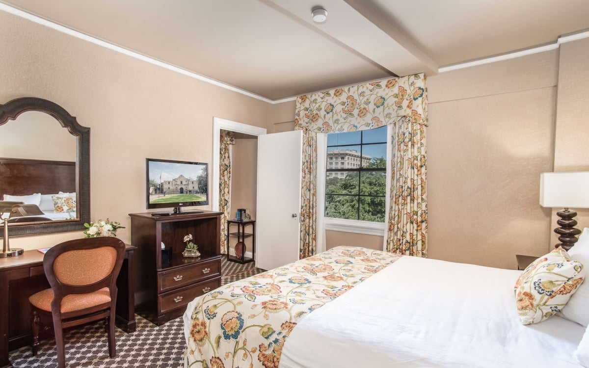 Menger Hotel, San Antonio, TX, room