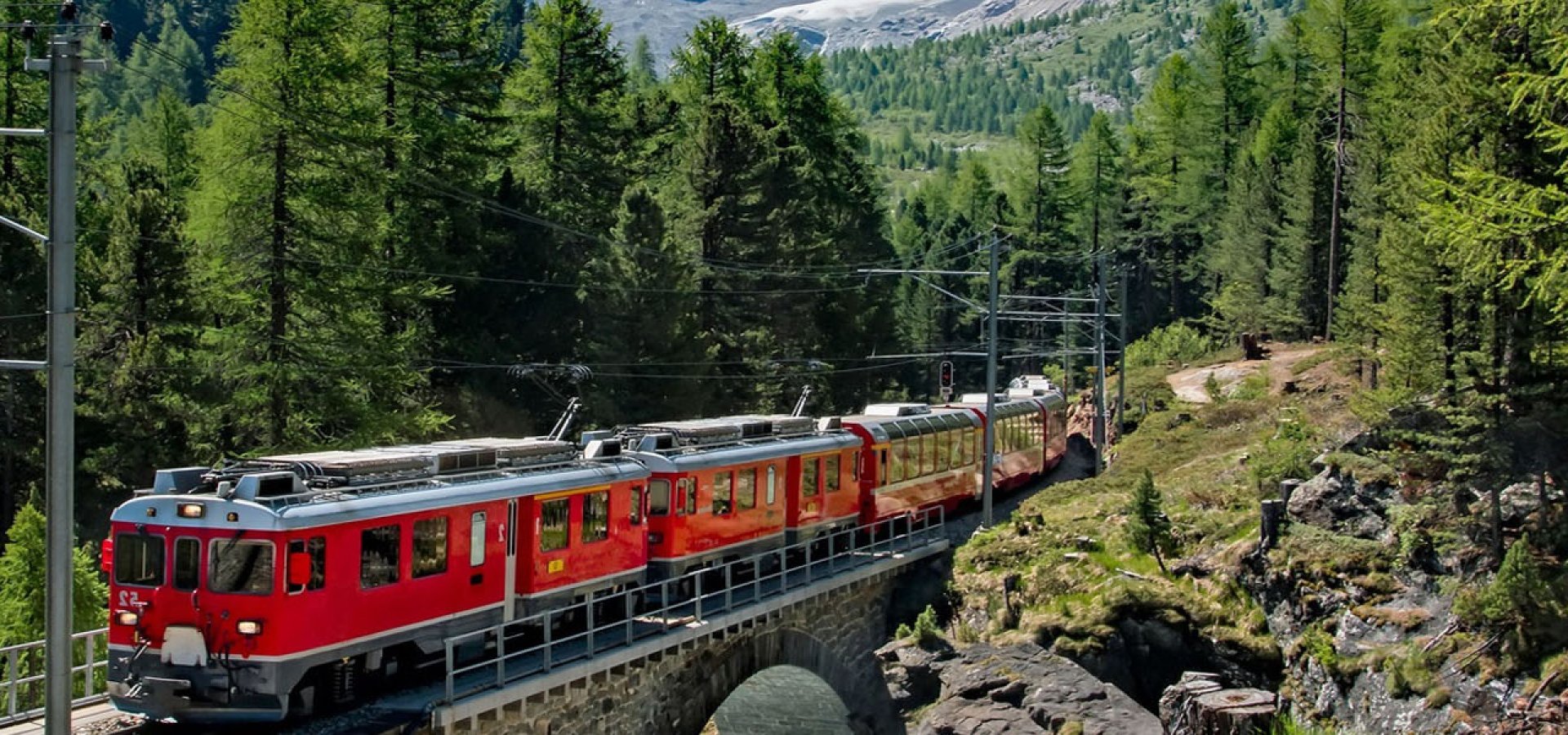 4.-Bernina-Express-in-Switzerland-1800x600