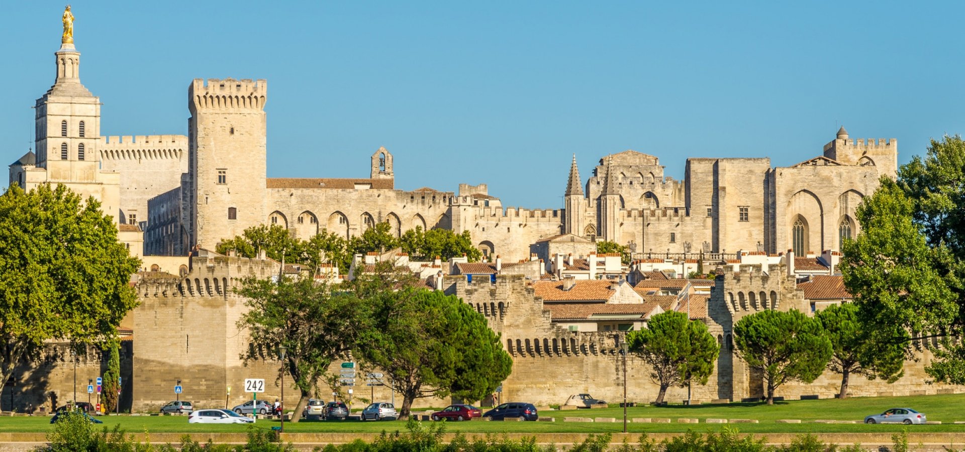 Avignon-Palace-of-the-Popes Avignon Palace of the Popes