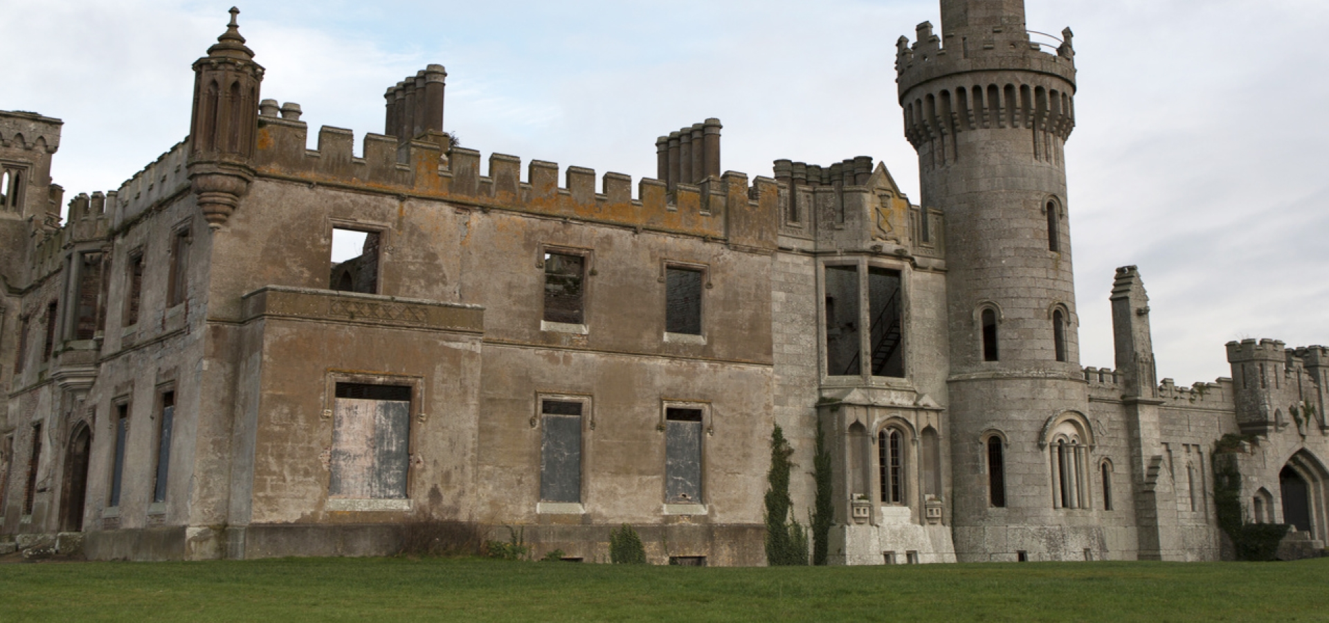 Ducketts-Grove-Ruins-Ireland-1800x600