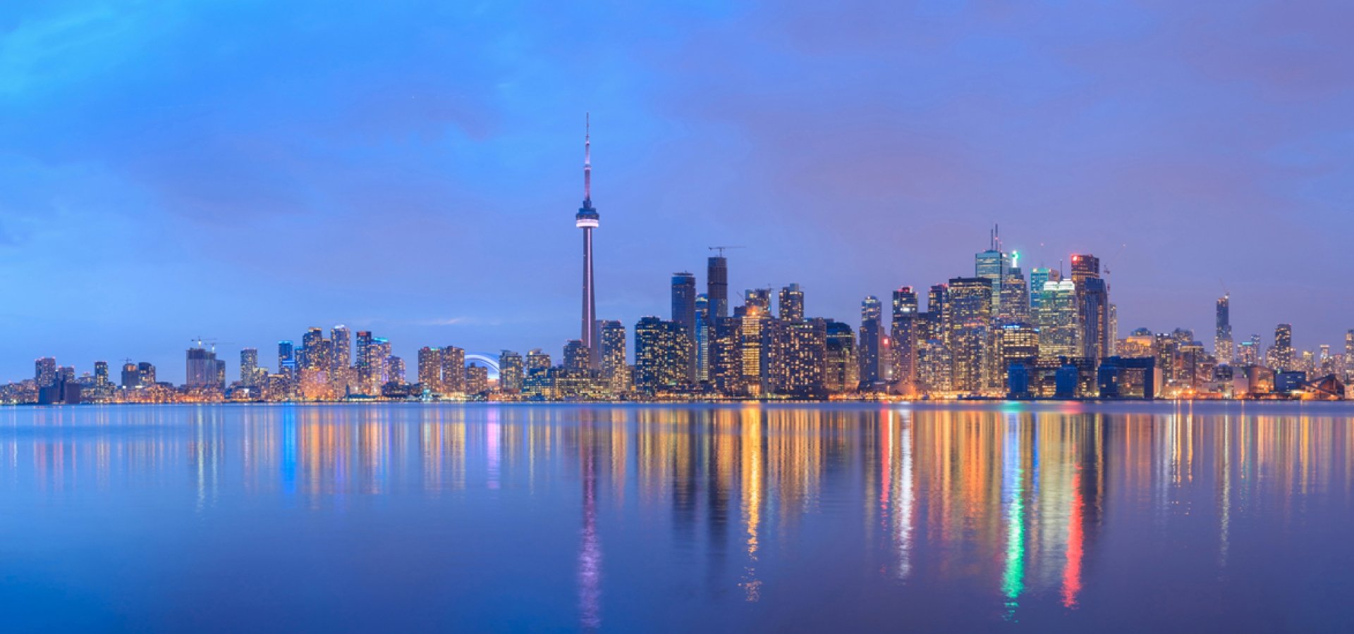 Toronto-Harbourfront-View-of-CN-Tower