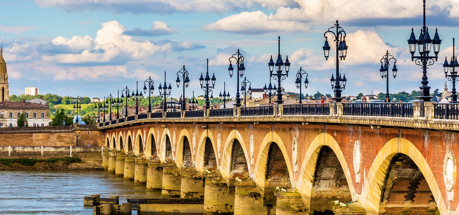bordeaux The Pont de Pierre in Bordeaux, a port city on the Garonne River in southwestern France.