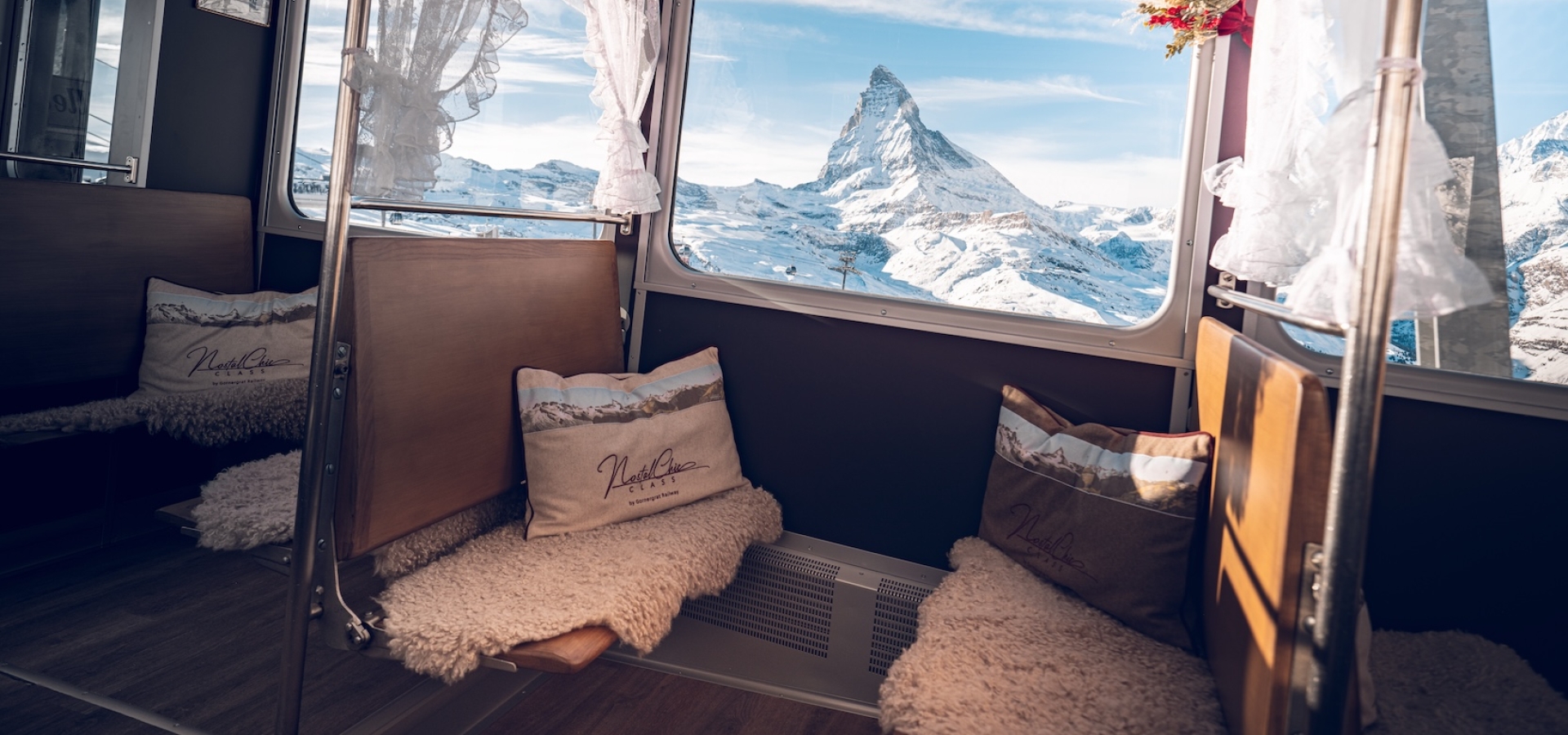 Gornergrat-Railway_Nostal_Chic_Class_onboard