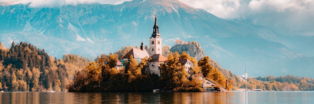 1.-Lake-Bled-in-Slovenia-Europe-1800x600