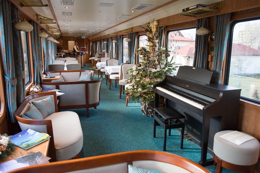 golden-eagle-danube-express_bar_lounge_car