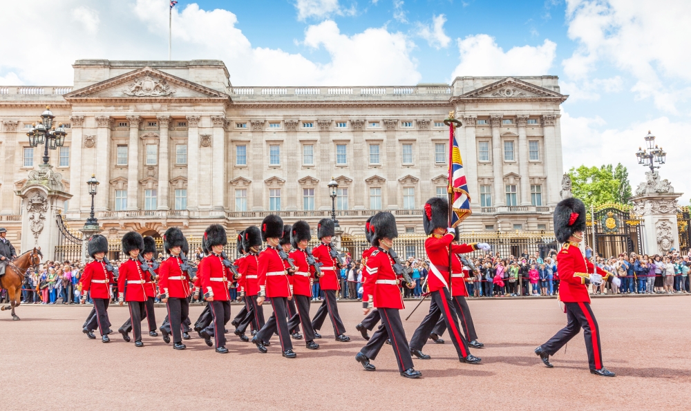 changing-of-the-guards-london-england