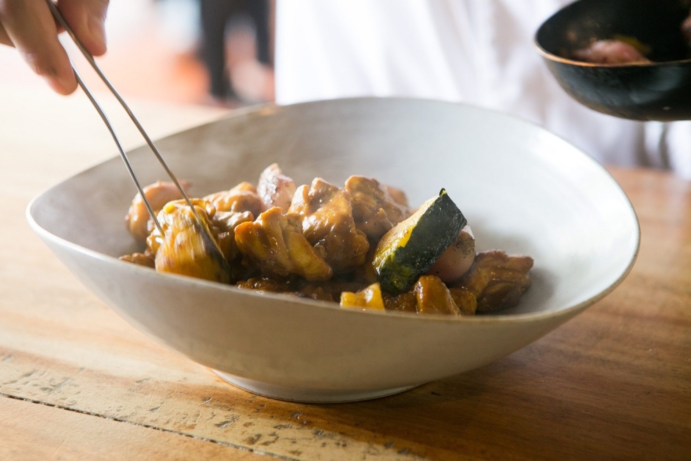 chicken-stewed-in-fermented-palm-fruit-pollo-a-la-memepa_1