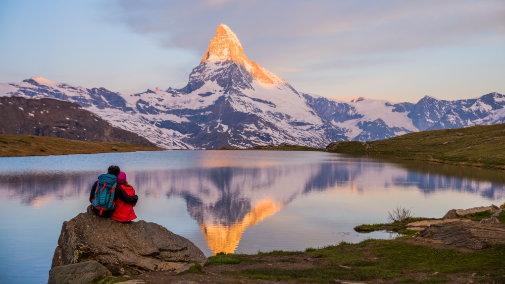 couple looking at the matterhorn